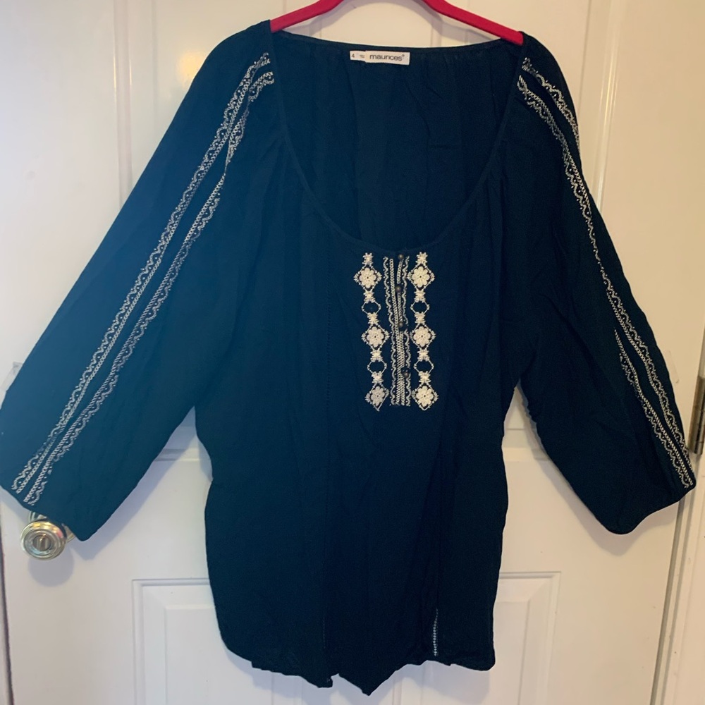 Black 28/30W  long sleeve Maurice’s plus top